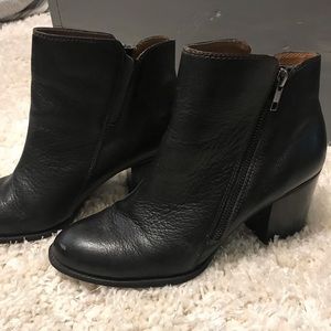 Söfft Leather ankle boots size 9.5
